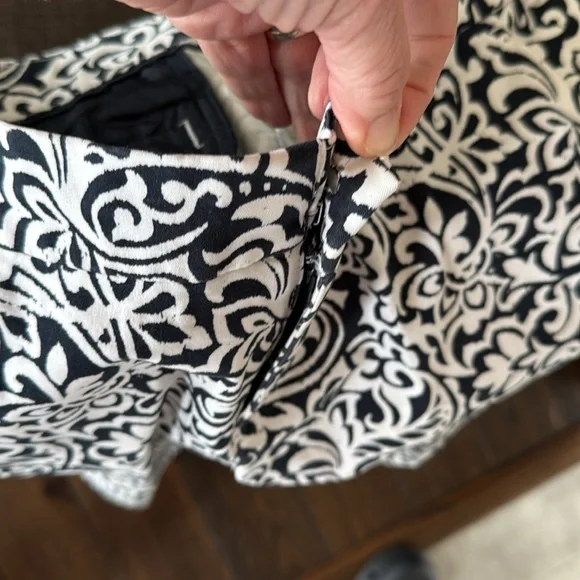 TOMMY HILFIGER Navy Blue Waverly Print Slim Pants- Size 10 - Picture 9 of 10